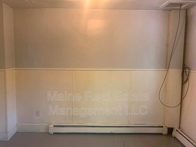 Foto del edificio - 269 N Main St