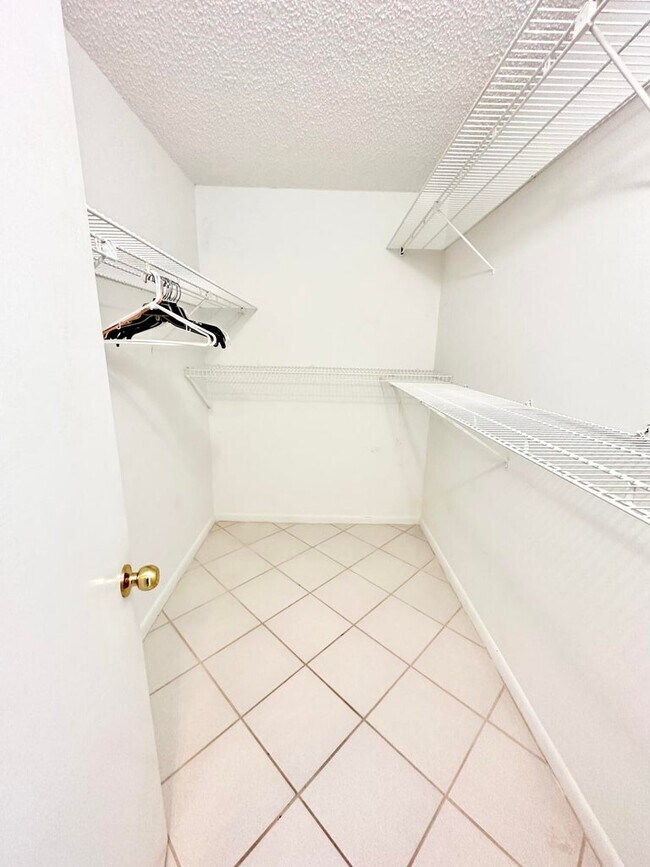 Foto del edificio - 3580 S Ocean Blvd