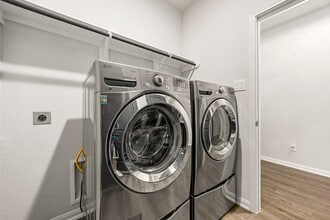 Building Photo - 11323 Cora Ln