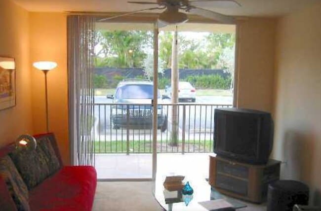 Building Photo - 1007 Villa Ln