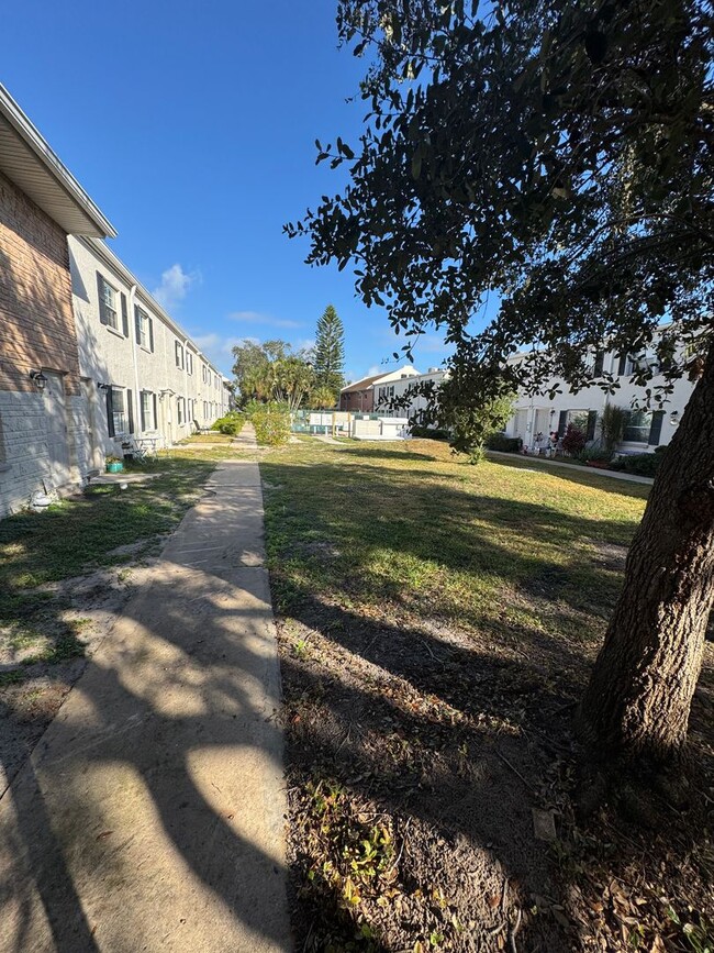 Foto del edificio - Centrally located in Merritt Island