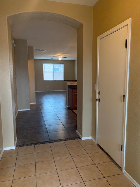 Foto del edificio - For Rent