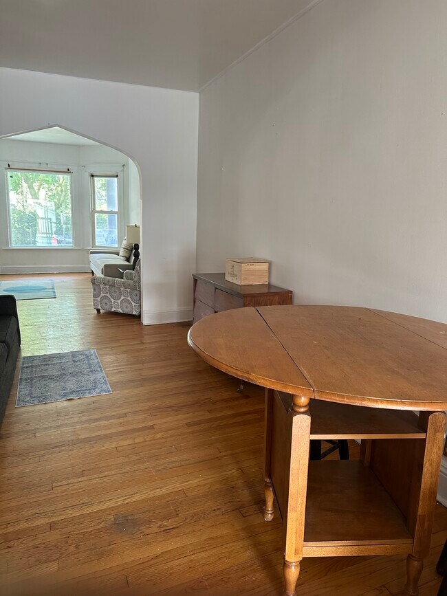 Foto del edificio - 1647 N Tripp Ave