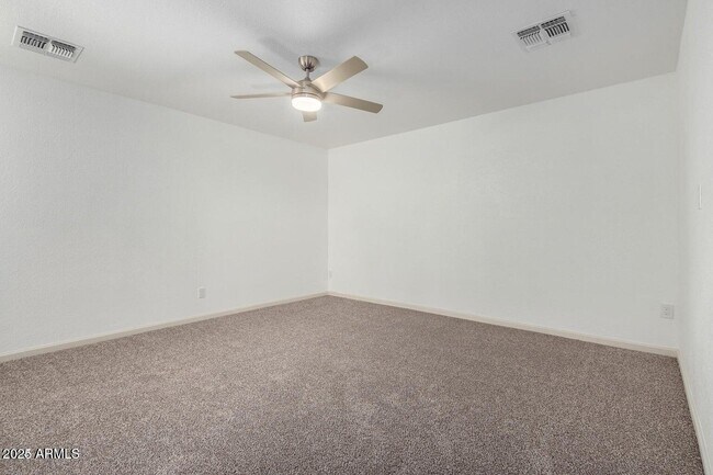 Foto del edificio - 15840 North 22nd St