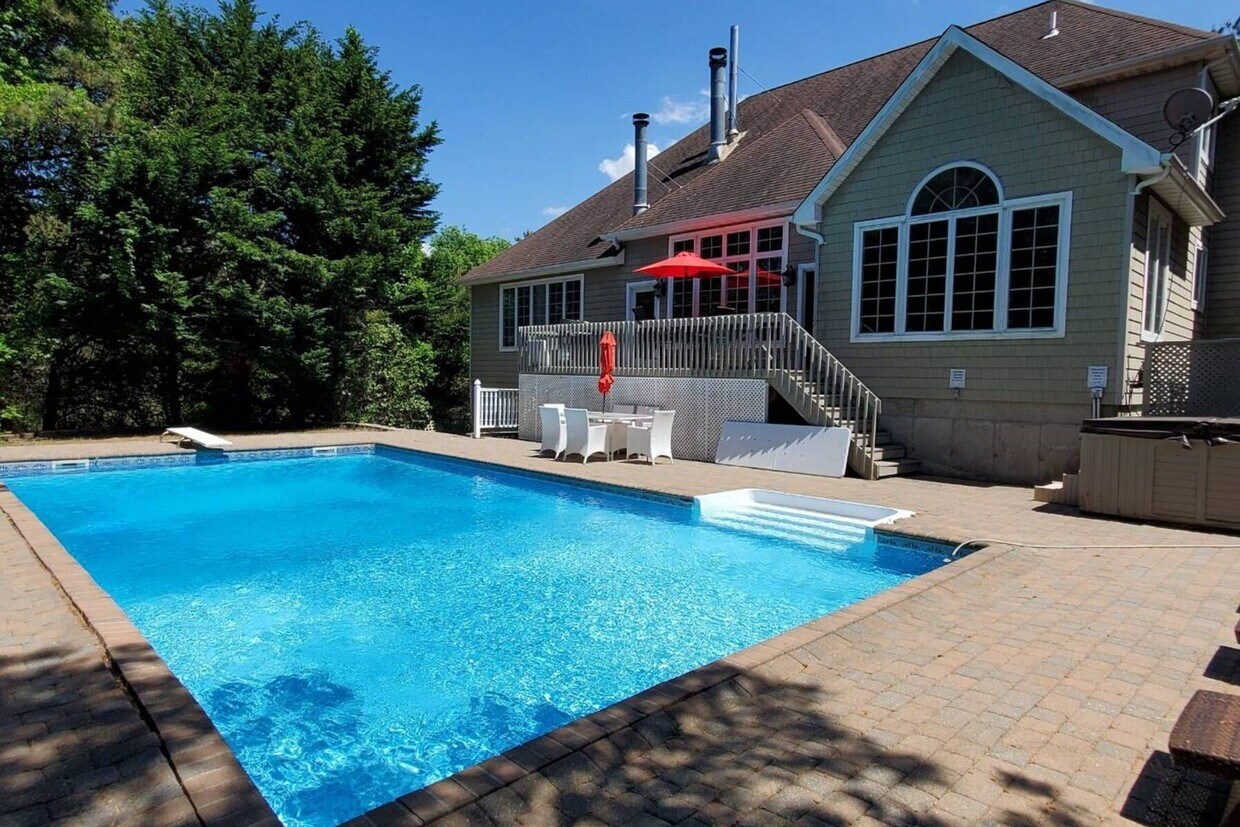 43 Blackwatch Ct, Southampton, NY 11968 House Rental in Southampton, NY