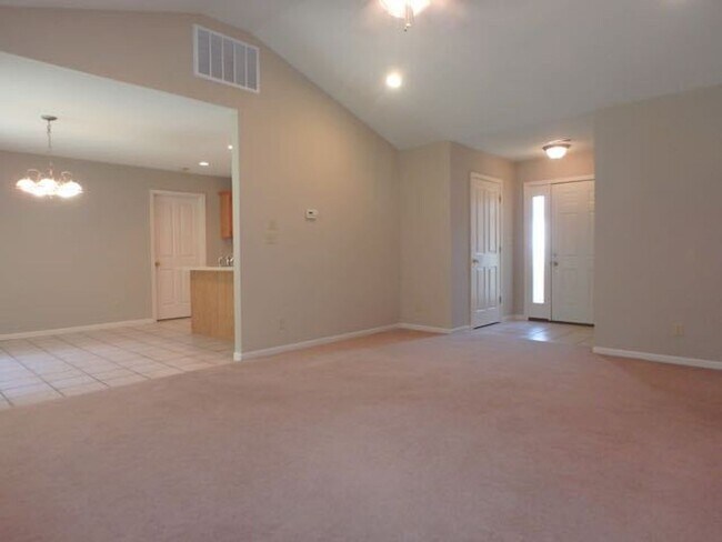 Foto del edificio - Nice 3 Bed 2 Bath House In Bearfield Meadows!
