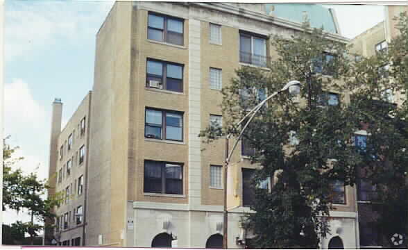 Building Photo - 5726 N. Winthrop