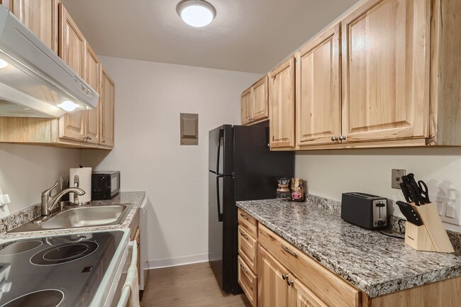 Building Photo - Spacious 1 BDR in Central Boulder
