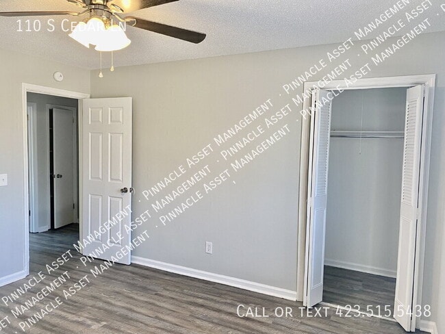 Building Photo - 110 S Cedar Ln