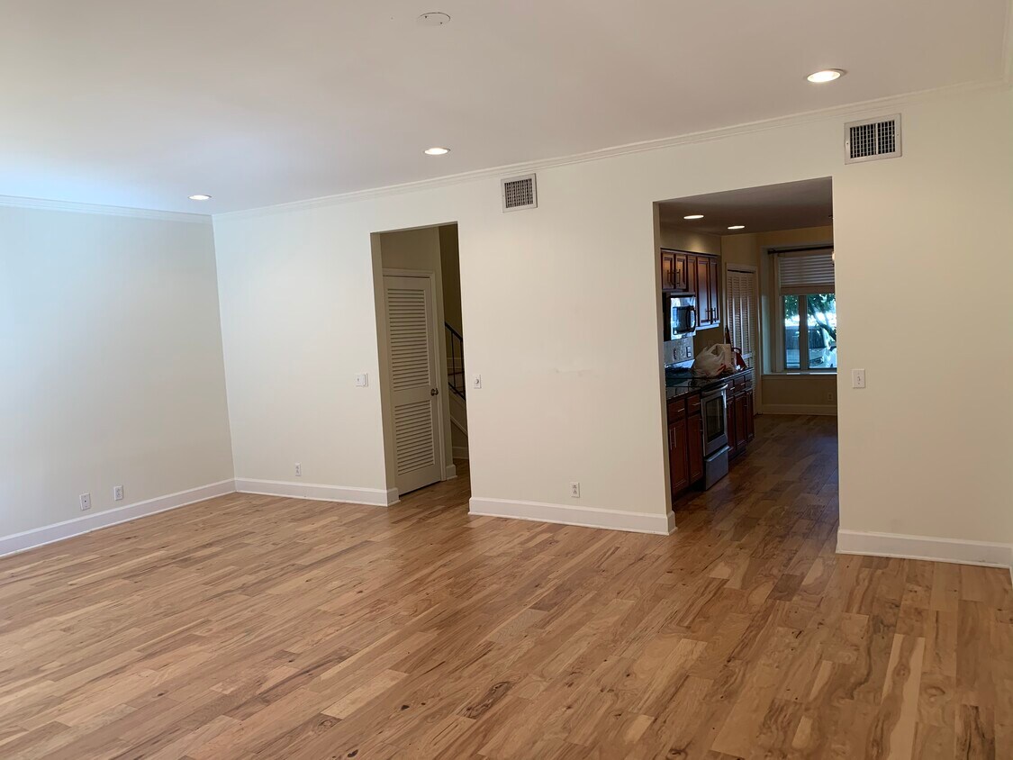 Foto principal - 4500 Post Rd