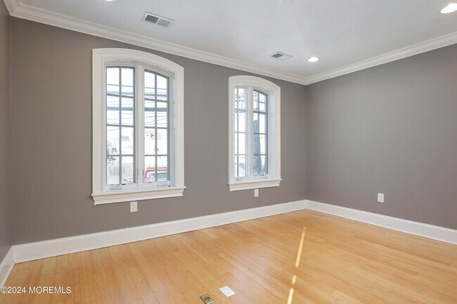 Foto del edificio - 205 Bay Ave