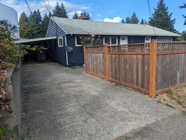 Foto del edificio - Unique 2bdr 1bth with off street parking a...