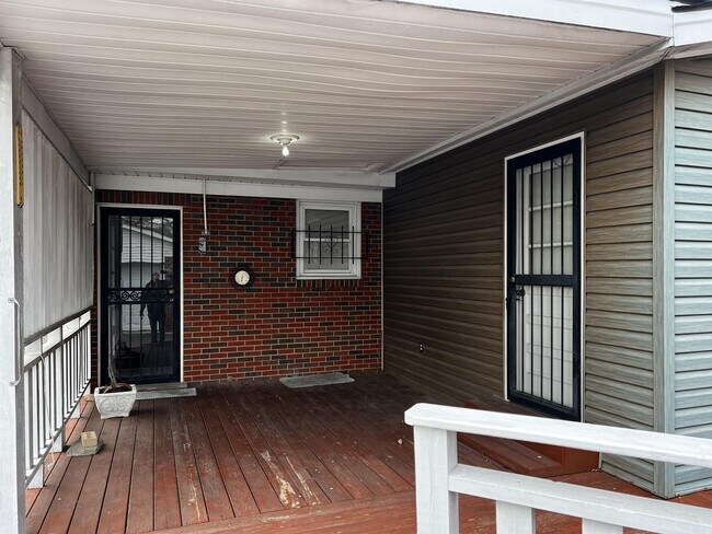 Foto del edificio - 4214 Blossomwood Dr