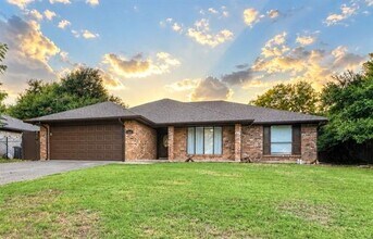 Building Photo - 4636 Ringold Dr
