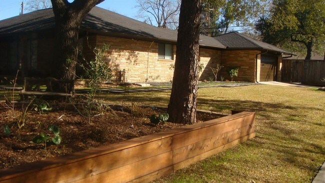 Building Photo - 9143 Timberside Dr