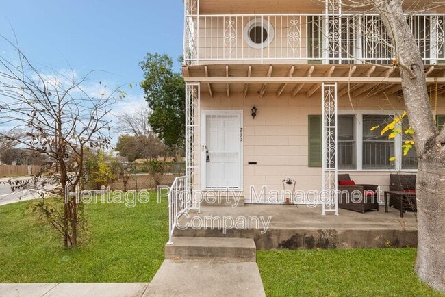 Building Photo - 231 Alexander Hamilton Dr