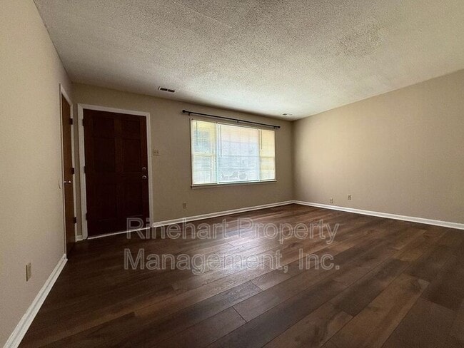 Foto del edificio - 1141 Eisenhower Rd