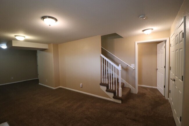 Foto del edificio - Spacious Town home for rent!