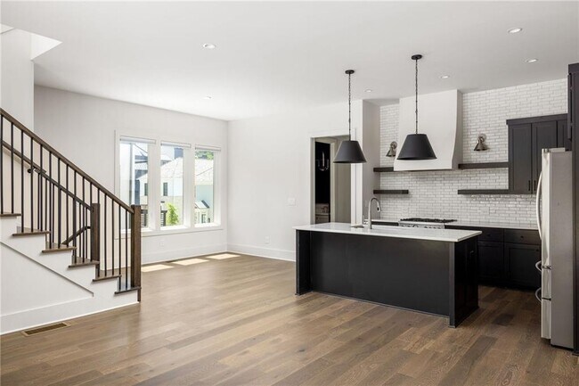 Foto del edificio - 10900 Serenbe Ln
