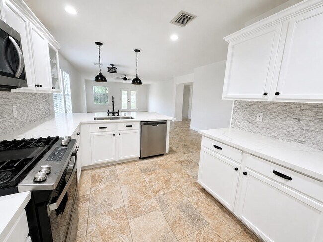 Foto del edificio - 1011 Backland Ct