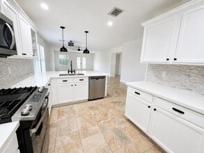 Building Photo - 1011 Backland Ct