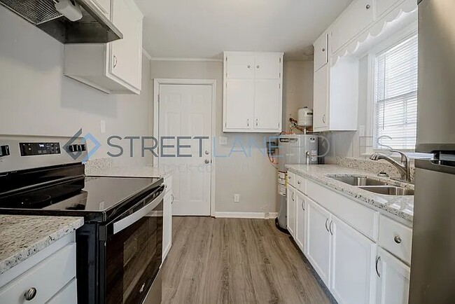 Foto del edificio - 624 Brunson Ave