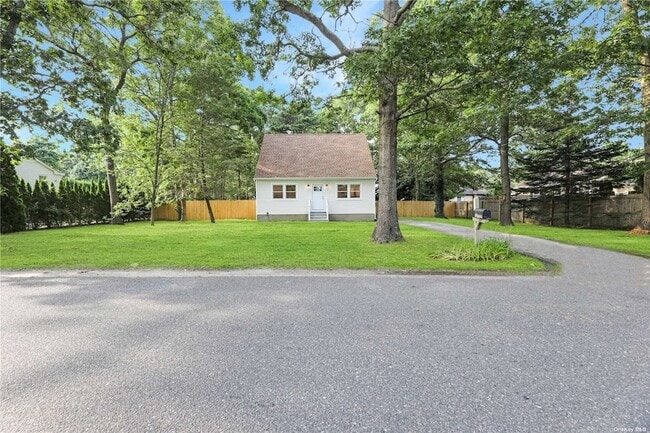 Building Photo - 169 Mastic Blvd E
