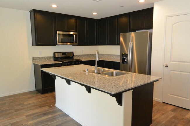 Foto del edificio - 2132 E Woodsville Dr