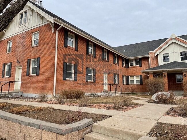 Photo - 201 E S 1st St Apartment