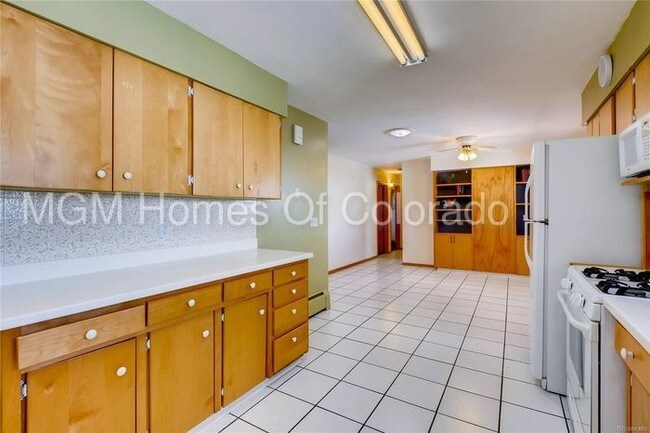 Foto del edificio - SW Denver 5 Bedroom Home