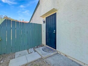 Building Photo - 1937 Terracina Cir