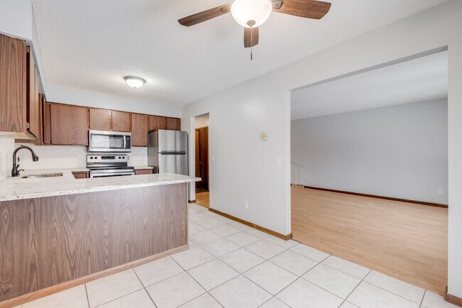 Foto del edificio - 631 Ridgeview Dr
