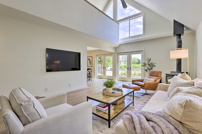 Foto del edificio - 1155 Grape Ln