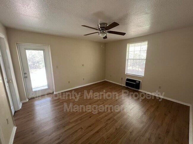 Foto del edificio - 1432 S Montgomery St