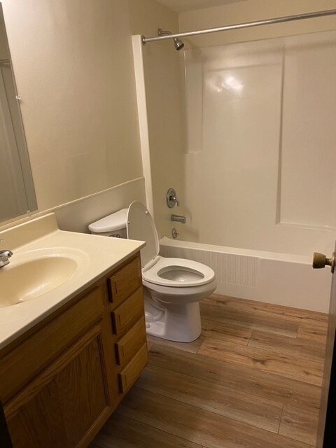 Bathroom - 1224 W Monroe St