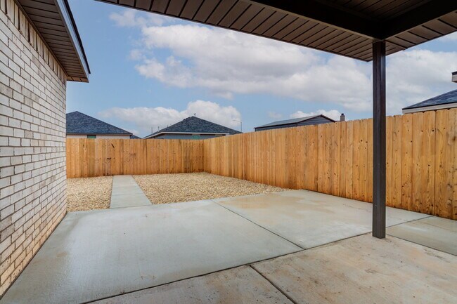 Building Photo - Low Maintenance Four Bedroom Home in South Lubbock!