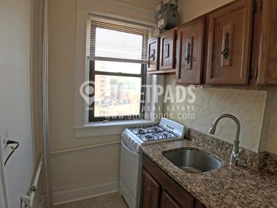 Foto del edificio - bedroom in Malden MA 02148