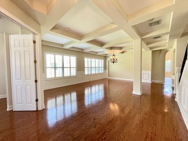 Foto del edificio - Luxury 5-Bedroom Home in Gated Whitney Isles at Belmere! - Fenced Yard!!