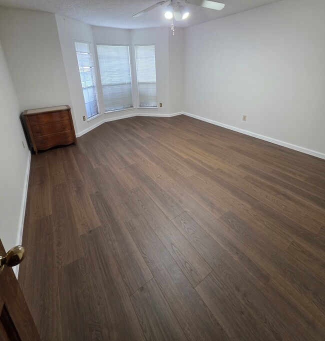Building Photo - 5411 Timber Green Dr