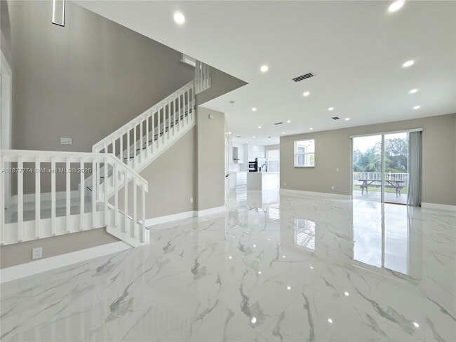 Foto del edificio - 199 NW 152nd Ave