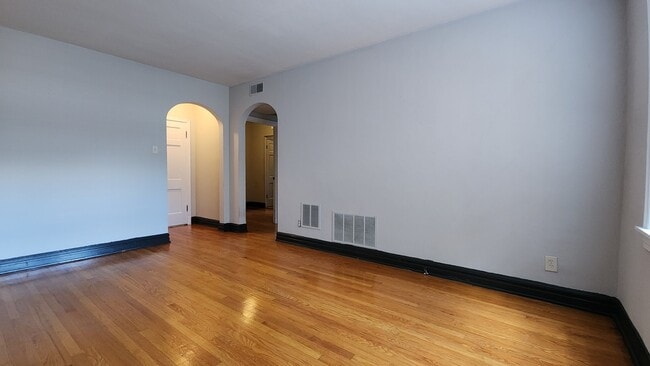 Building Photo - 1019 Sanford Ave