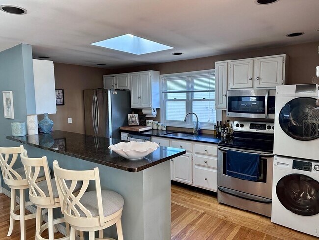 Foto del edificio - 589 E 8th St