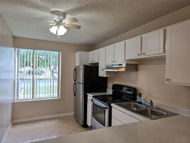Building Photo - 2264 SW 81st Ave