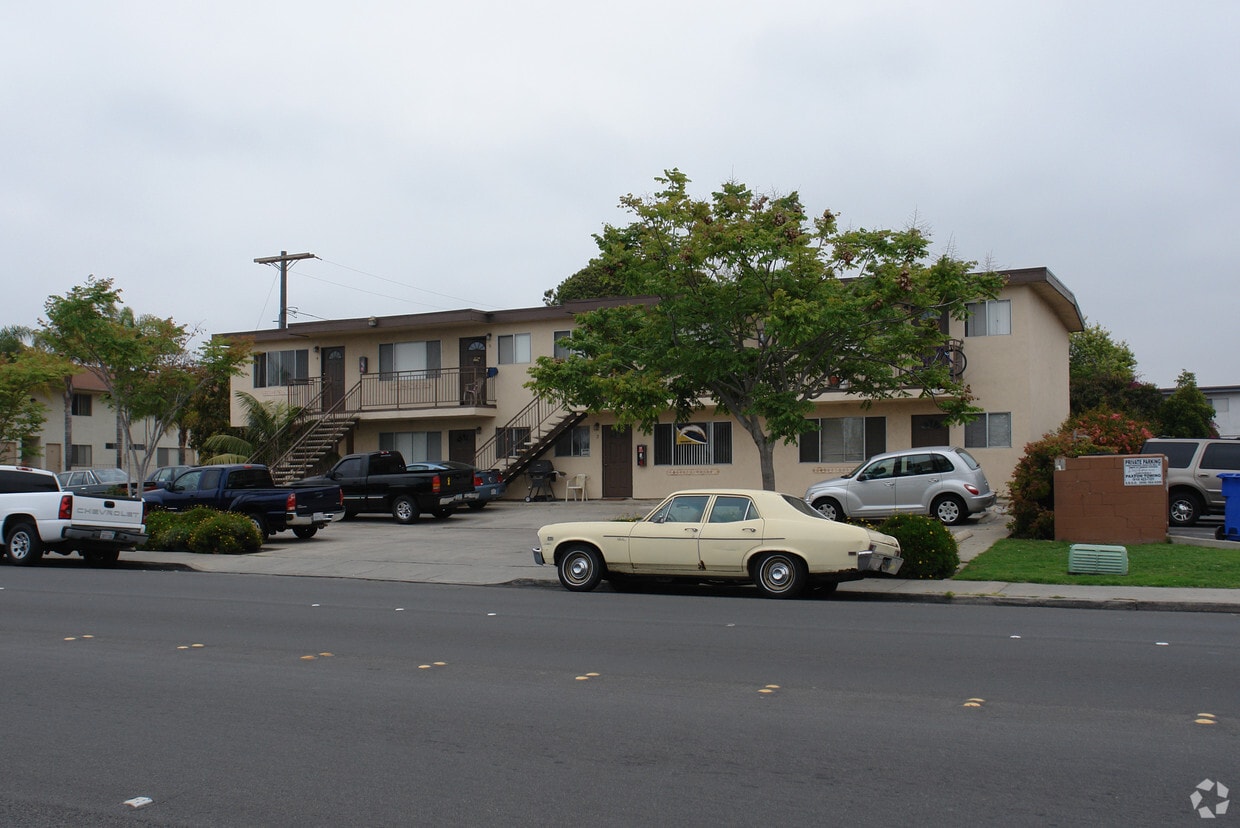 Building Photo - 1301 Hemlock Ave