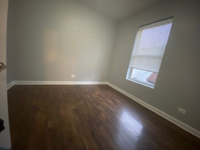 Building Photo - 6403 S St Lawrence Ave