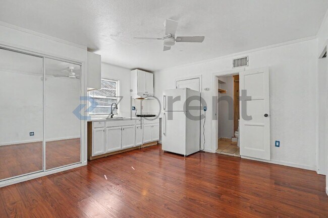 Foto del edificio - Unit Single bedroom