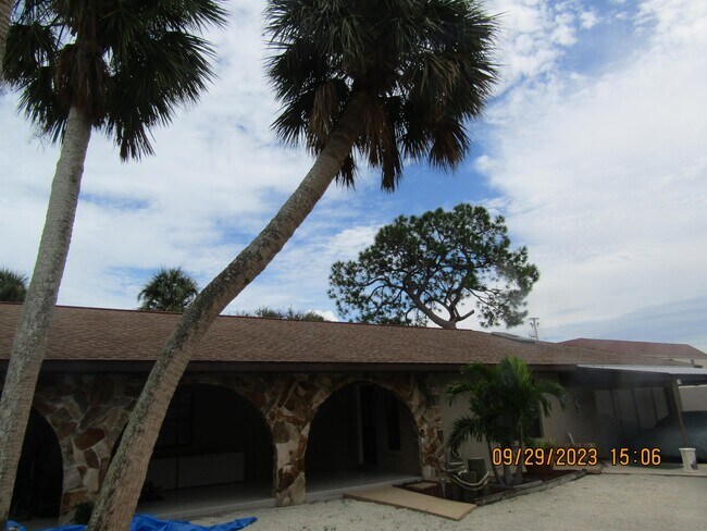 Building Photo - 813 Ormond St