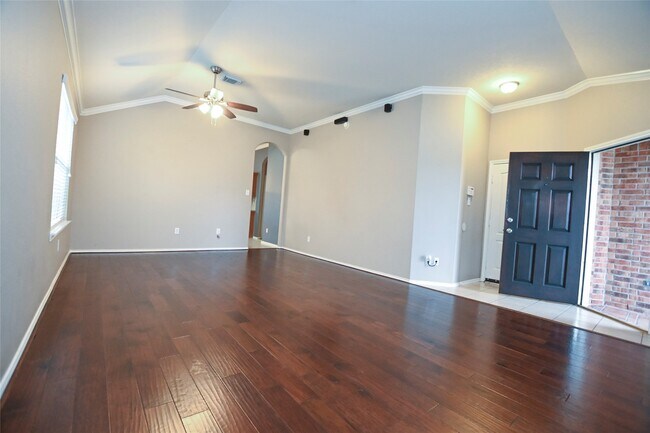 Building Photo - 6104 Promenade Ln