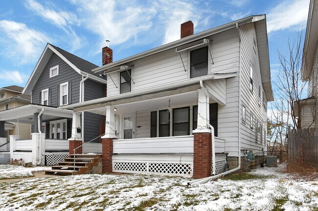 Building Photo - 156 S Burgess Ave