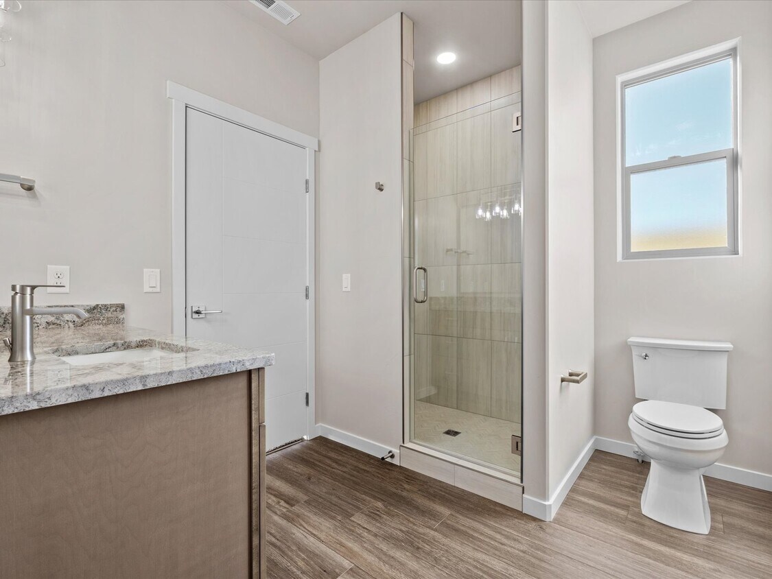 Foto del edificio - 2747 Radiant Ave